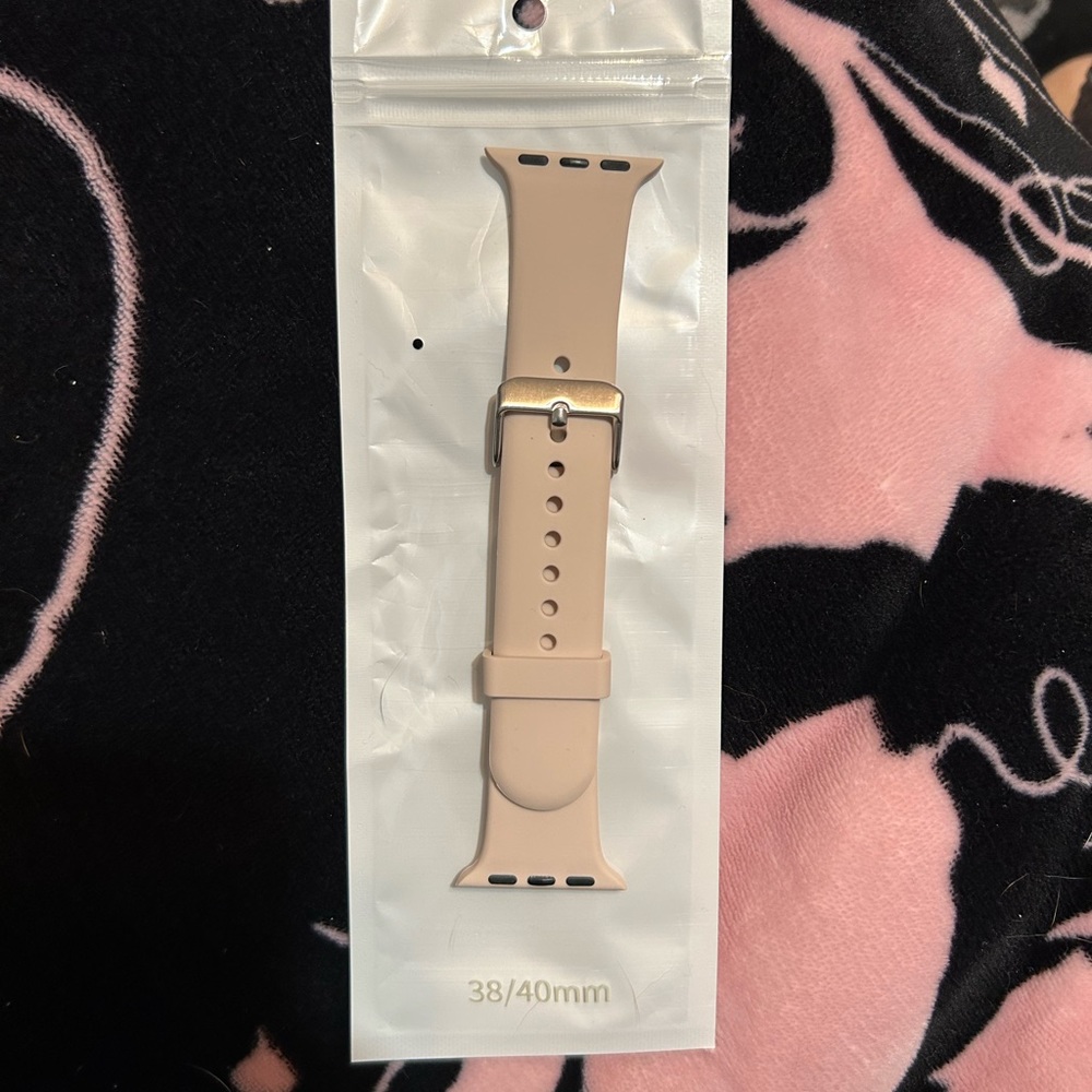 Brand new Apple Watch band with buckle - Picture 3 of 3